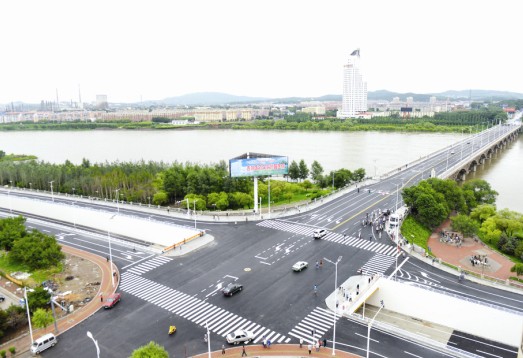 龍潭大橋改建過程中滑車的應用