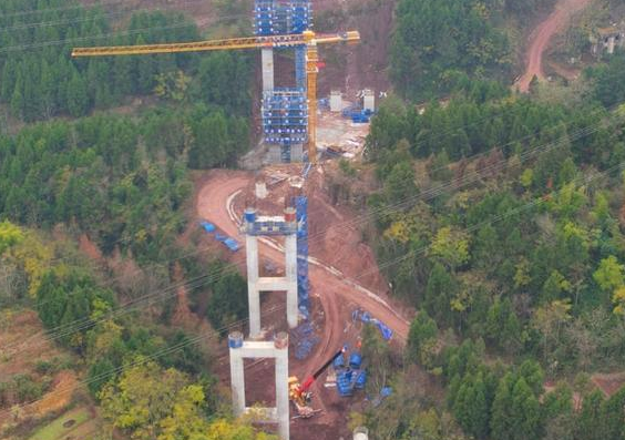 起重滑車在巫云開高速路基橋梁隧道建設中的應用